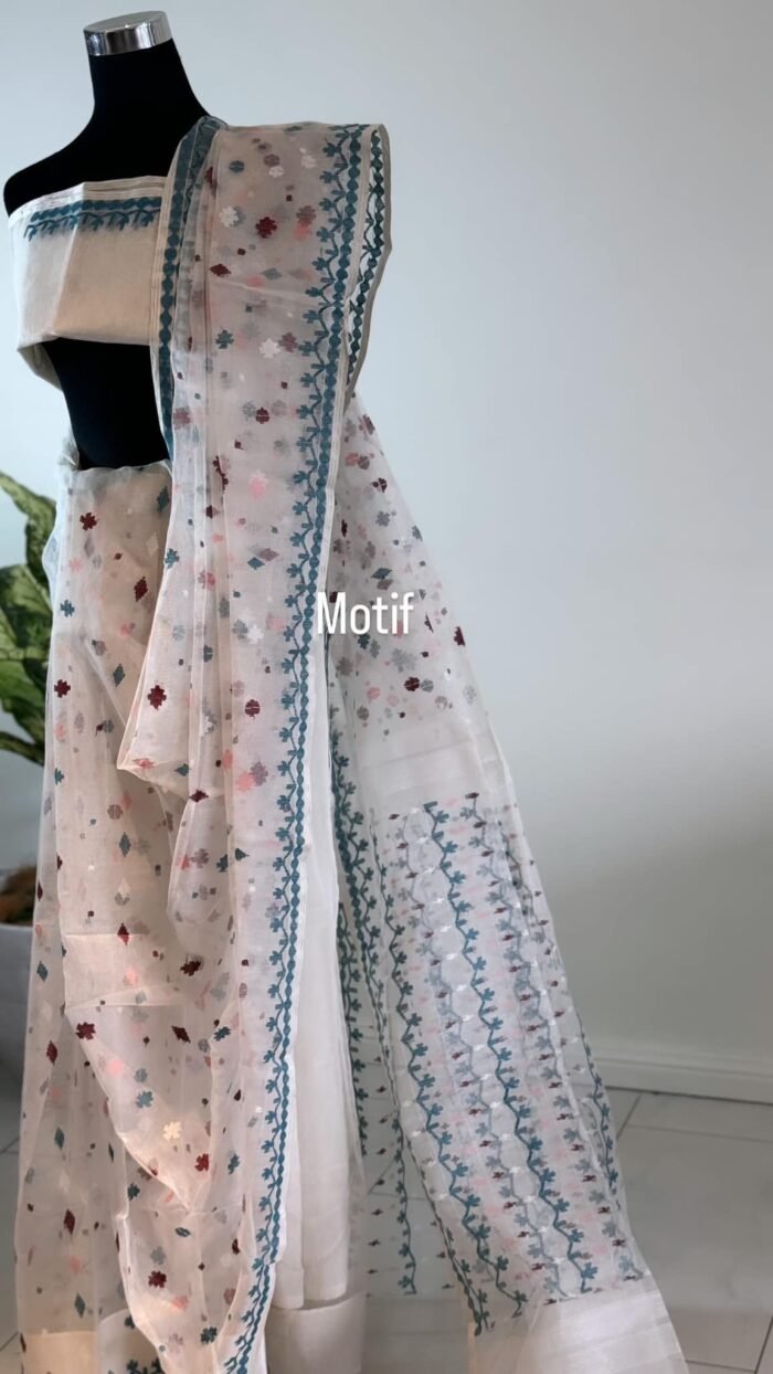 Saree white with blue touch - Image 4
