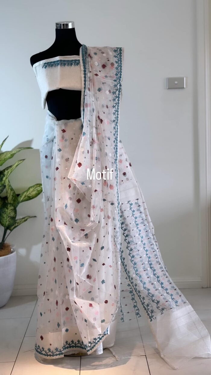 Saree white with blue touch - Image 5