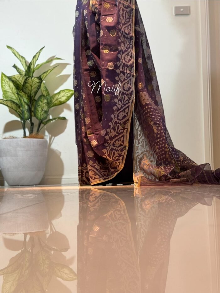 Saree in stunning shade of purple - Image 2